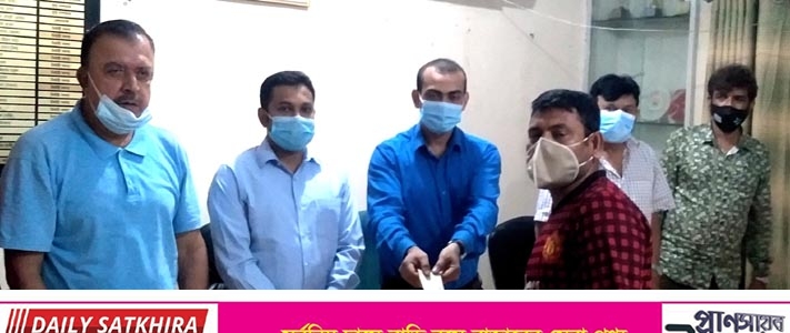 সাতক্ষীরা জেলার ৪৫জন দুস্থ খেলোয়াড়দের করোনাকালীন অনুদান