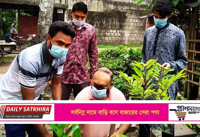 সাতক্ষীরায় যুবলীগের উদ্যোগে বৃক্ষরোপন