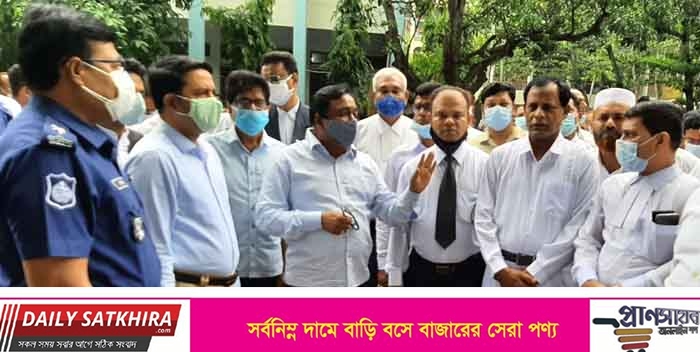 সাতক্ষীরায় জেলা জজের প্রচেষ্টায় দুই আদালতে যাতায়াতের প্রতিবন্ধকতা দূর হলো