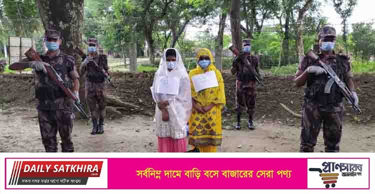 ভারত থেকে অবৈধপথে ফেরার সময় সাতক্ষীরার সীমান্তে রোহিঙ্গাসহ আটক ৩