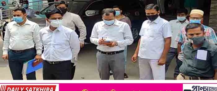 সাতক্ষীরায় মোটর চালিত ভ্যান-রিকসা ও ইজিবাইক ফেরতের দাবিতে অবস্থান কর্মসুচি