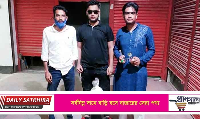 করোনা রোগীদের জীবন বাঁচাতে সর্বদা নিয়োজিত সাতক্ষীরা জেলা ছাত্রলীগ