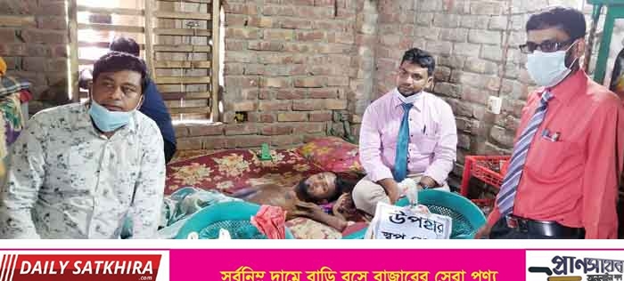 বুধহাটার অসহায় রহমানের পরিবারকে উপহার পাঠালো স্বপ্নসিঁড়ি