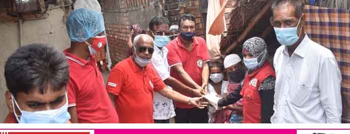 সাতক্ষীরা রেড ক্রিসেন্ট ইউনিটের রান্না করা খাবার বিতরণ