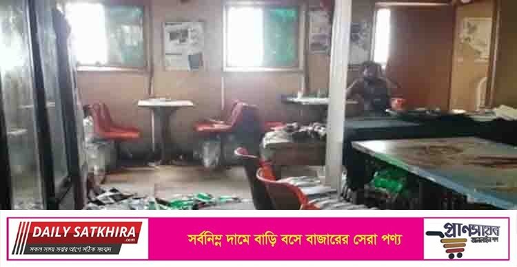 পদ্মা সেতুর পিলারে ধাক্কা : ফেরির মাস্টার বরখাস্ত, তদন্ত কমিটি গঠন
