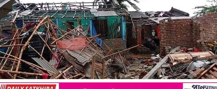 কালিগঞ্জে ৫ মিনিটের ঘূর্ণিঝড়ে ২০ বাড়ি লন্ডভন্ড: ব্যাপক ক্ষয়ক্ষতি
