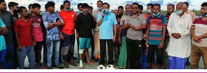 আশাশুনিতে ফ্রেন্ডশিপ প্রীতি ফুটবল ম্যাচ