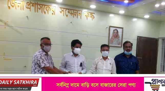 সাতক্ষীরায় কর্মরত ৩৫জন সাংবাদিককে সাংবাদিক কল্যাণ ট্রাস্টের অনুদান প্রদান