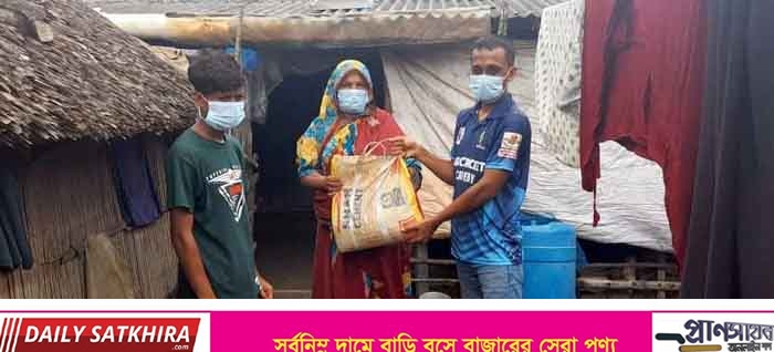 সাতক্ষীরা জেলা ছাত্রলীগের আয়োজনে শ্যামনগরে  বাঘ বিধবা পরিবারের মাঝে ত্রান বিতরণ