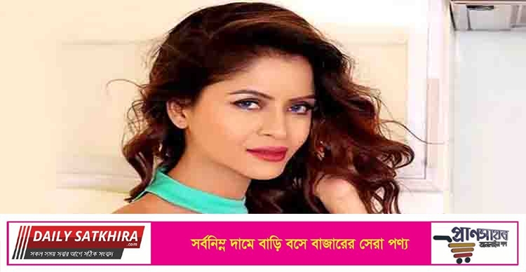 মুম্বাই পুলিশের বিরুদ্ধে মডেলের জামা ছিঁড়ে দেয়ার অভিযোগ