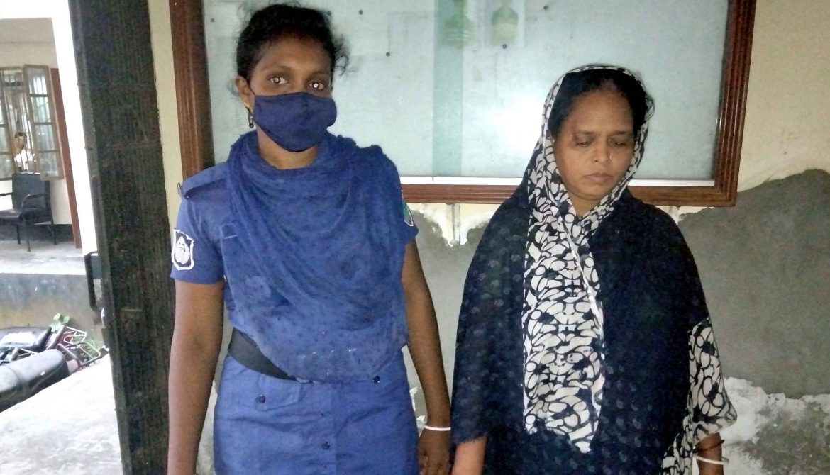 আশাশুনিতে মূর্তি চুরির অভিযোগে এক নারী আটক