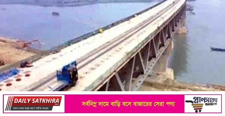 পদ্মা সেতুতে বসেছে শেষ স্ল্যাব, এখন বাকি পিচ ঢালাই