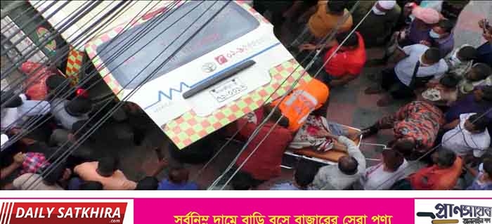 সাতক্ষীরায় বিদ্যুৎস্পৃষ্টে শ্রমিকের মৃত্যু