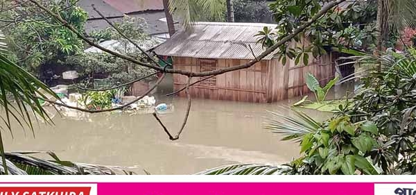 সাতক্ষীরায় টানা বৃষ্টিতে জেলার নিম্মাঞ্চল প্লাবিত
