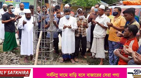 শ্যামনগরে নকিপুর গাজীপাড়া জামে মসজিদের ঢালাই কাজ উদ্বোধন