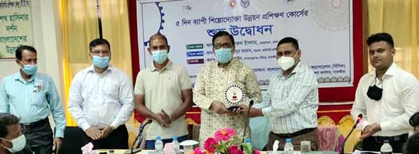 সাতক্ষীরায় বিসিকে নারী শিল্প উদ্যোক্তা প্রশিক্ষণের উদ্বোধন