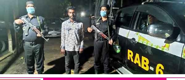 সাতক্ষীরায় র‌্যাবের অভিযানে ফেন্সিডিলসহ মাদক ব্যবসায়ী আটক