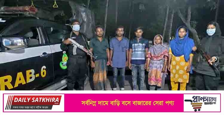 অবৈধভাবে ভারতে গমণাগমণ : সাতক্ষীরা সীমান্তে থেকে ৫ বাংলাদেশি আটক