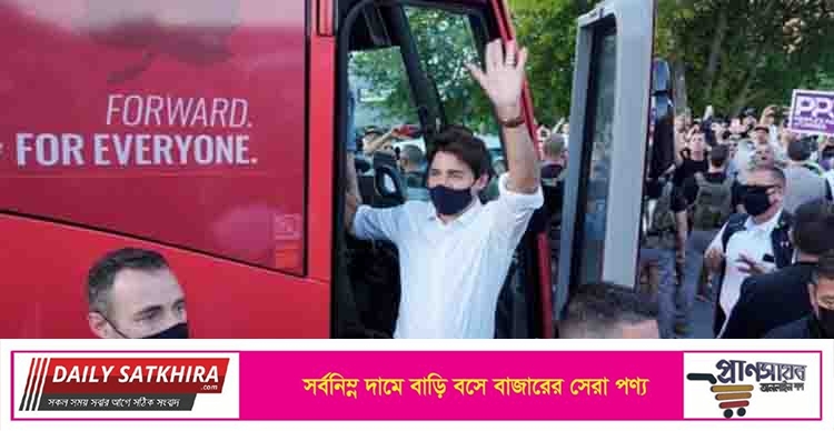 কানাডায় প্রধানমন্ত্রী ট্রুডোর গায়ে পাথর নিক্ষেপ
