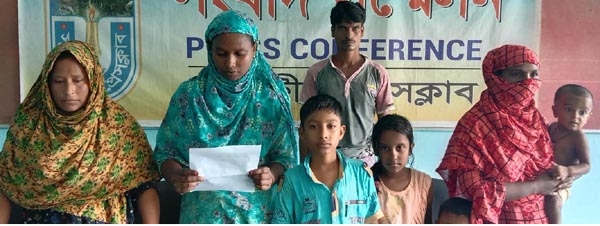 দেবহাটায় মাদক ব্যবসায়ীদের কবল থেকে রক্ষা পেতে এক গৃহবধূর সংবাদ সম্মেলন