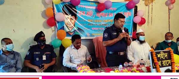 ডিবি হাইস্কুলে শেখ রাসেলের জন্মদিনে কেক কাটা ও দোয়া