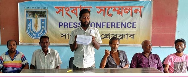 শ্যামনগরের কাঁচা বাজার ব্যবসায়ীদের উচ্ছেদ না করার ‌দাবিতে সংবাদ সম্মেলন