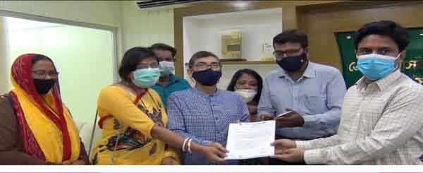 সাতক্ষীরায় কলেজ শিক্ষক সমিতির ৯ দফা দাবিতে স্মারকলিপি