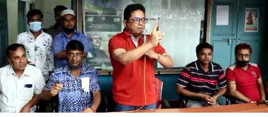 শ্যামনগর উপজেলার সবজি বাজার রক্ষার দাবিতে প্রতিবাদ সমাবেশ