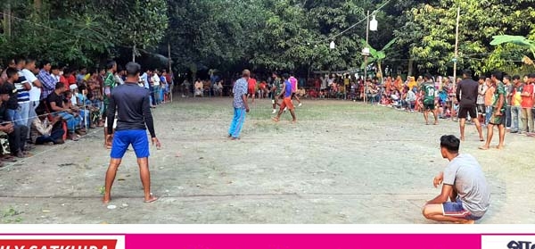 সাতক্ষীরায় ৮ দলীয় দাড়িয়াবাধা টুর্নামেন্টে ঝাঁপাঘাটের শিরোপা লাভ
