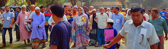 কালিগঞ্জের কৃষ্ণনগরে চেয়ারম্যান প্রার্থী সাফিয়ার গনসংযোগ