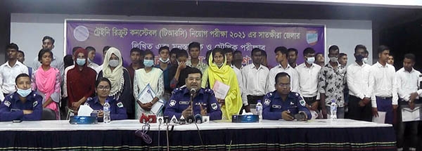 সাতক্ষীরায় ঘুষ ছাড়া নিয়োগ পেলেন ৪১ জনপুলিশ কনস্টেবল
