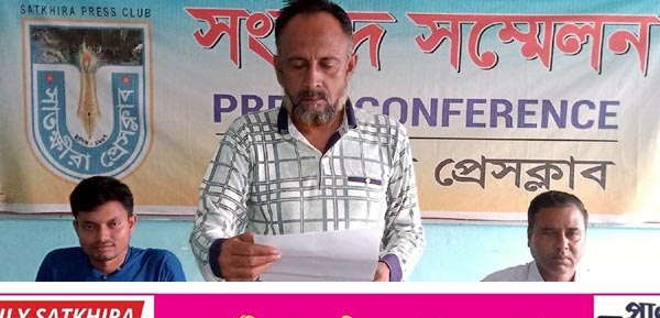 ঝাউডাঙ্গার ৪নং ওয়ার্ডে পরাজিত প্রার্র্র্র্র্র্থীর নির্বাচনী অফিস ভাংচুর এবং কর্মী সমর্থকদের বাড়িতে হামলা
