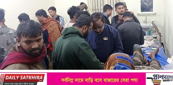 শ্যামনগরে দুই প্রার্থীর কর্মী সমর্থকদের সংঘর্ষে অর্ধশতাধিক আহত