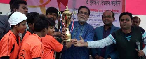 ৮ দলীয় মহিলা হ্যান্ডবল প্রতিযোগিতায় কারিমা মাধ্যমিক বিদ্যালয় বিজয়ী