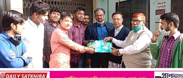 পরিবেশ ক্লাব বাংলাদেশ সাতক্ষীরার সচেতনতামূলক লিফলেট বিতরণ