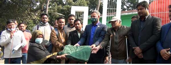 সাতক্ষীরায় বসুন্ধরা গ্রুপের কম্বল পেল ৬০০ শীতার্ত মানুষ