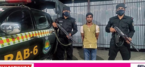 সাতক্ষীরায় গৃহবধূকে ধর্ষনের অভিযোগে ধর্ষক তুহিন গ্রেপ্তার