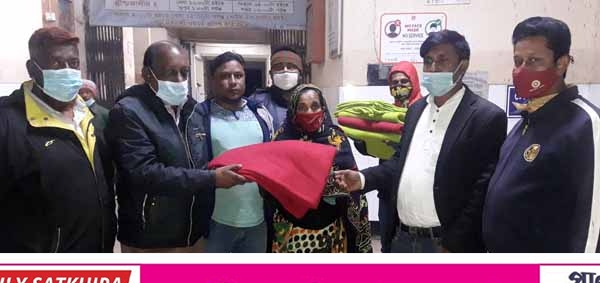 সাতক্ষীরা জেলা শ্রমিক লীগের কম্বল বিতরণ