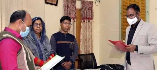 কা‌লিগ‌ঞ্জে ইউ‌পি সদ‌স্যের শপথ গ্রহণ