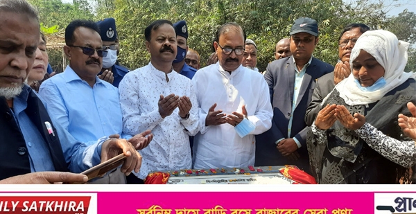 তালায় এলজিইডির আওতায় ১১৮৫ মিটার সড়ক উন্নয়ন কাজ উদ্বোধন