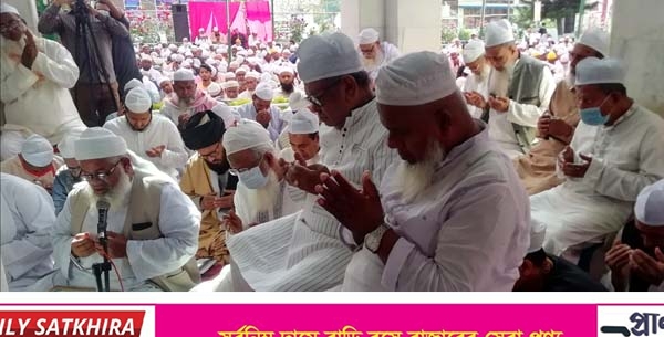 আখেরী মোনাজাতের মধ্য দিয়ে শেষ হলো খানবাহাদুর আহ্ছানউল্লা (রঃ) এর ৫৮ তম বার্ষিক ওরস