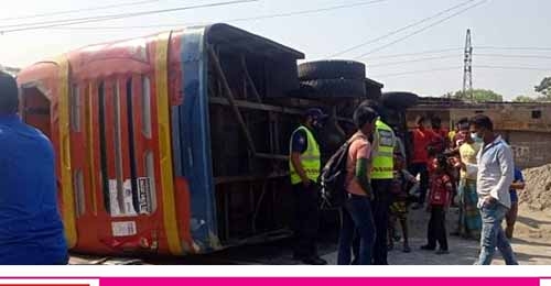 সাতক্ষীরার পাটকেলঘাটায় যাত্রীবাহী বাস উল্টে আহত-২৫
