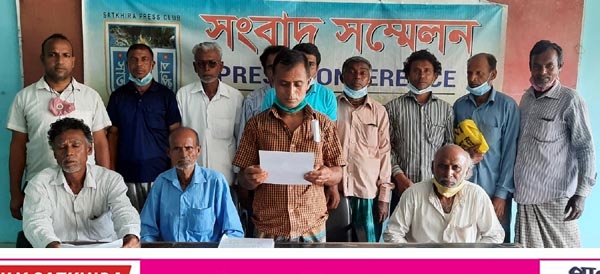 দেবহাটার নোড়ার চকে ডিক্রি প্রাপ্ত হয়ে বসবাসকারীদের উচ্ছেদের ষড়যন্ত্রের প্রতিবাদে সংবাদ সম্মেলন