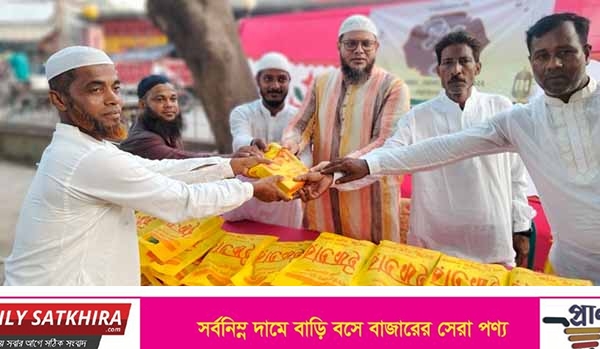 সাতক্ষীরায় জেলা মটর চালক এ্যাসোসিয়শনের ইফতার