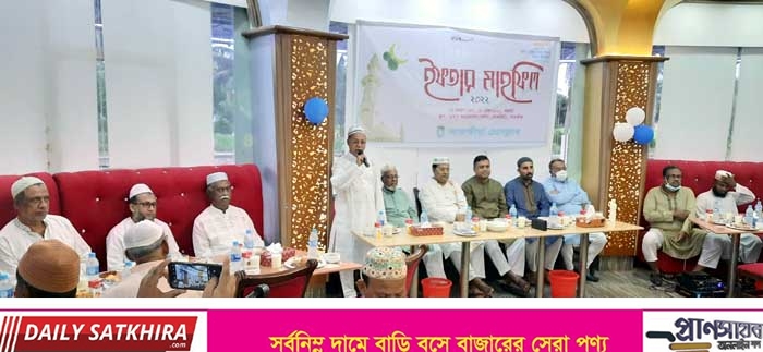 সাতক্ষীরা প্রেসক্লাবের ইফতারে সব পেশার মানুষের মিলন মেলা