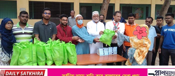 রোটার্য্যাক্ট ক্লাব অব সাতক্ষীরার ঈদ সামগ্রী বিতরণ