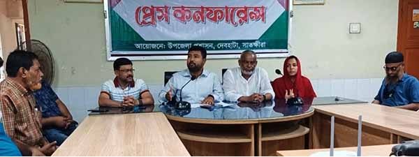 দেবহাটায় প্রধানমন্ত্রীর গৃহ হস্তান্তর উদ্বোধনের বিষয়ে ইউএনওর প্রেস ব্রিফিং