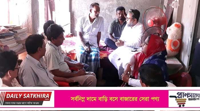 অসুস্থ্য আ’লীগ নেতাকে দেখতে গেলেন সদর উপজেলা চেয়ারম্যান বাবু