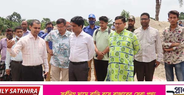 তালায় আশ্রায়ন প্রকল্পের ঘরের কাজ পরিদর্শনে জেলা প্রশাসক মোহাম্মদ হুমায়ূন কবির