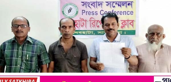 দেবহাটায় মিথ্যাভাবে হয়রানি ও ষড়যন্ত্রের প্রতিবাদে ব্যবসায়ীর সংবাদ সম্মেলন